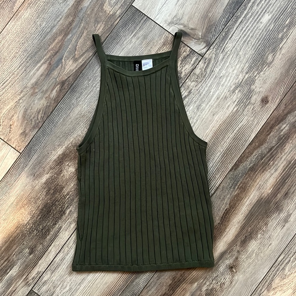 H&M • Ribbed crop top